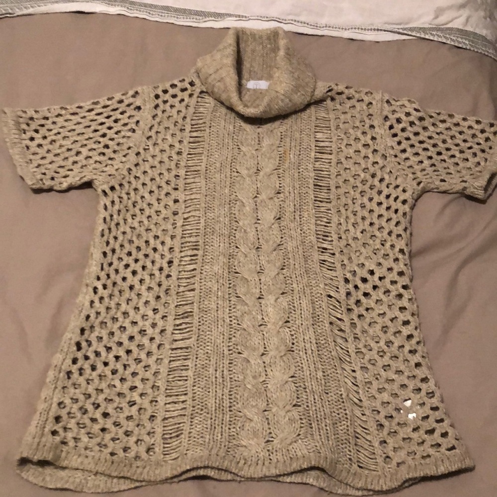 T Los Angeles short sleeve sweater